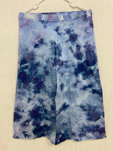 Load image into Gallery viewer, Relaxed Capri Pants